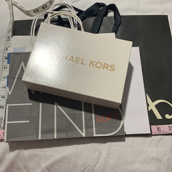 Gift Bags & Box - Picture 9 of 14